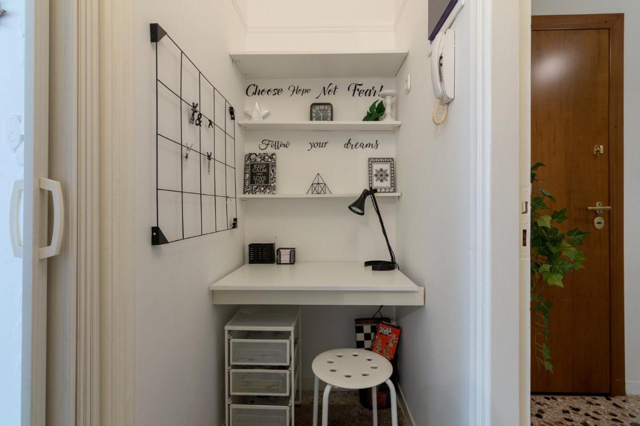 Classic And Modern Apartment In Atene Esterno foto